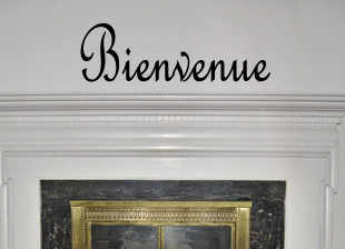 Bienvenue Wall Decal